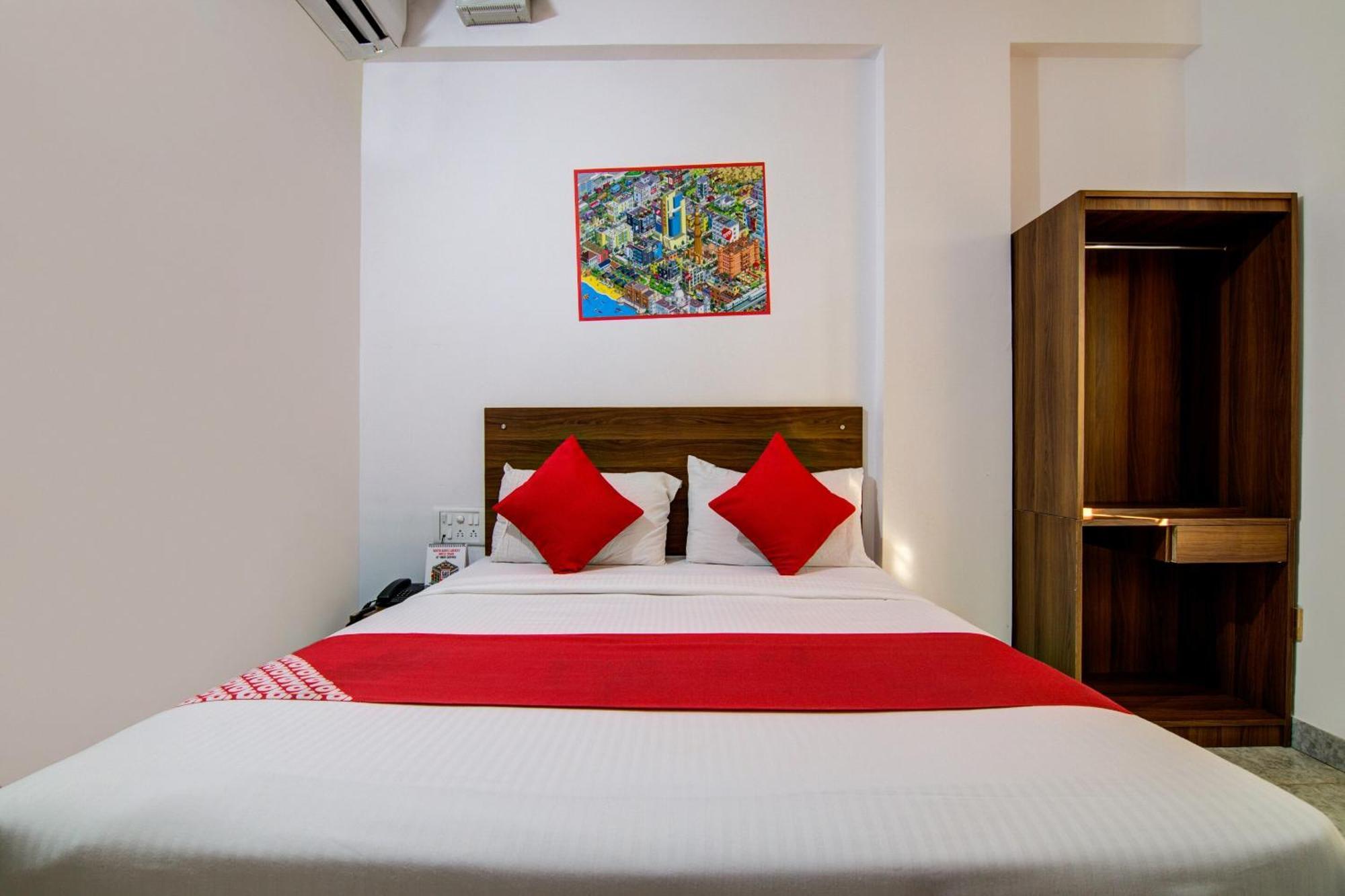 Super O Varcity Comforts Near Ragigudda Sri Prasanna Anjaneyaswamy Temple होटल Bangalore